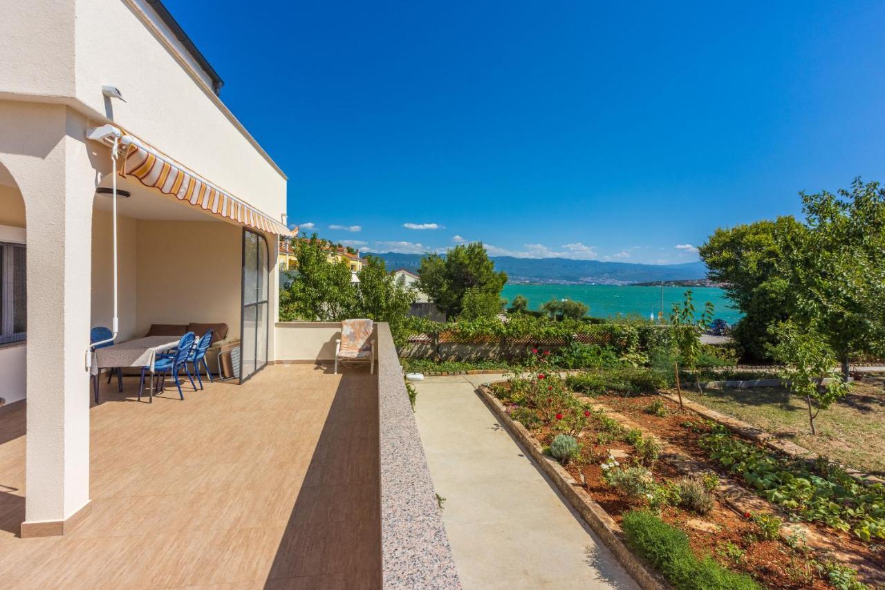 Apartments Star By The Sea Čižići Exterior foto